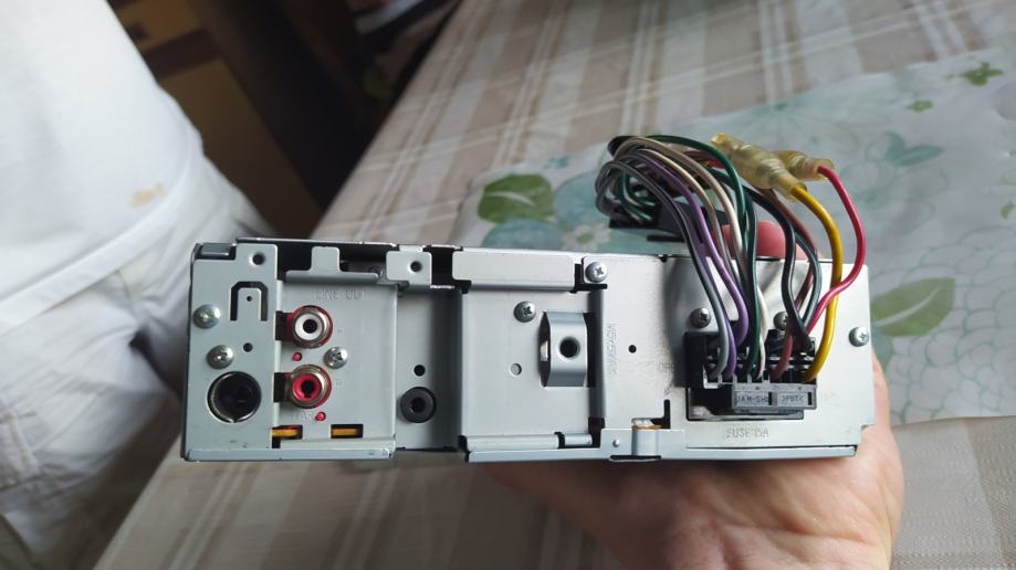 Auto radio cd Mp3 JVC, model KD-G332 ispravan