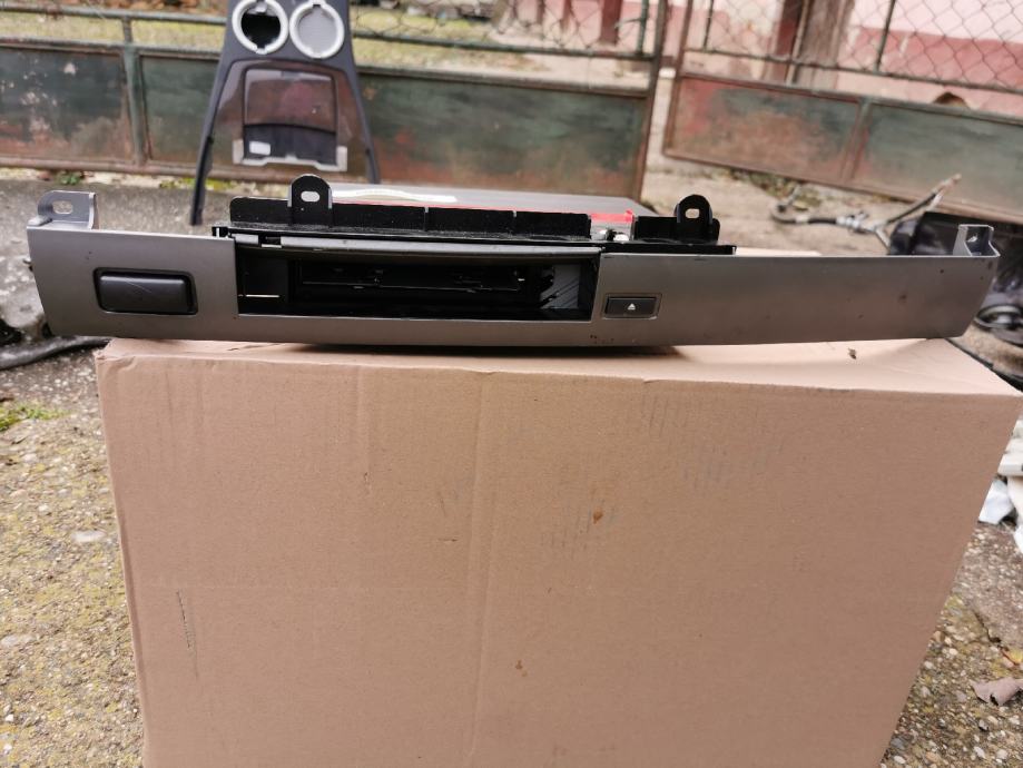 Bmw e65 CD changer