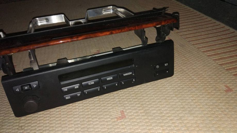 BMW Radio i BMW CD changer (E39) + nosači