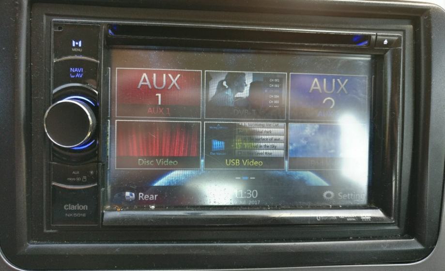 Clarion NX501E multimedija