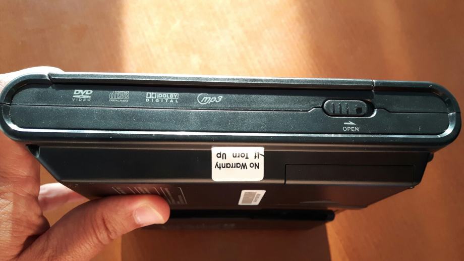 Dvd player za auto