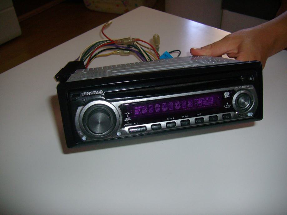 KENWOOD MP3 CD PLAYER