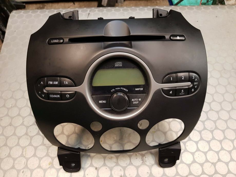 MAZDA 2 CD RADIO MP3 PLAYER