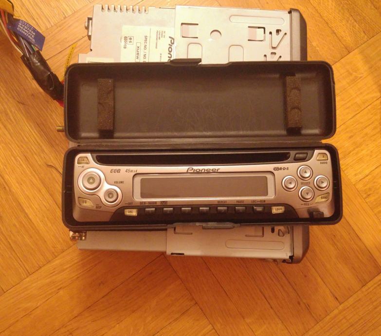 Pioneer DEH-1600R (radio za auto)