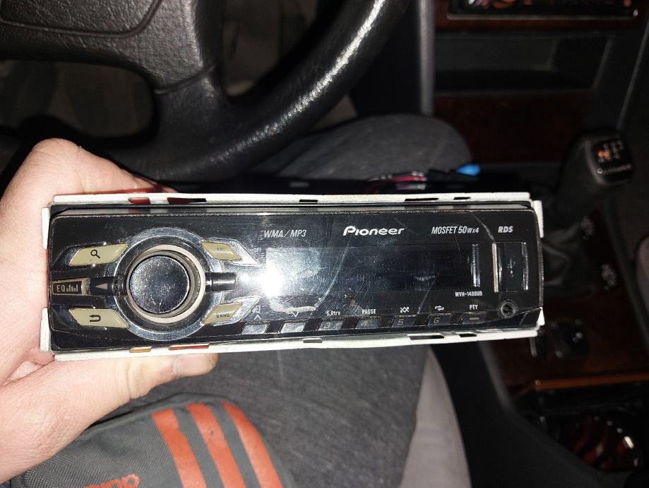Pioneer MVH-1400UB, usb, aux, fm, 4x50W....