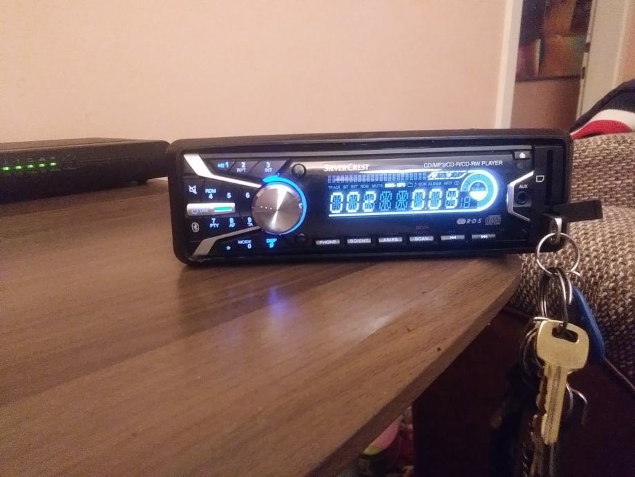 SilverCrest autoradio cd,MP3,aux,Sd Cart,USB,BLUETOOTH 4x45w