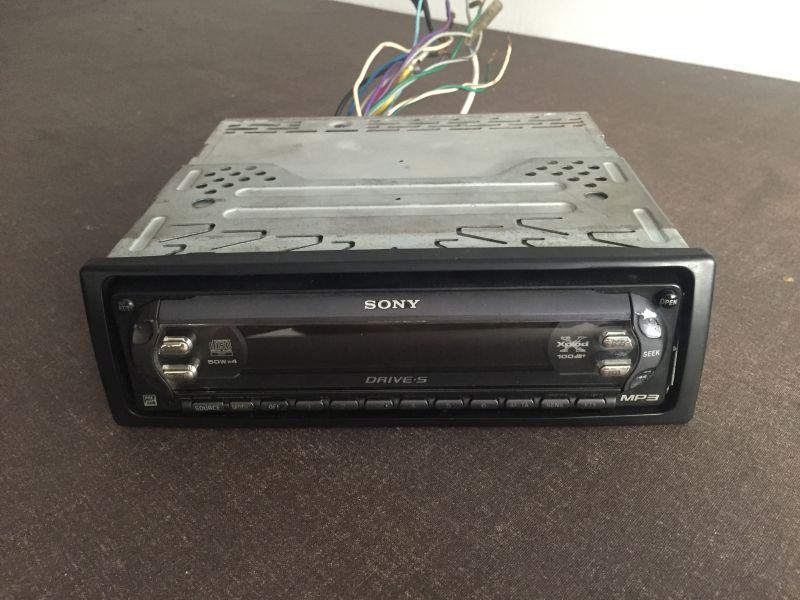Sony CDX-F5500 XPLOD, radio/CD/MP3 player