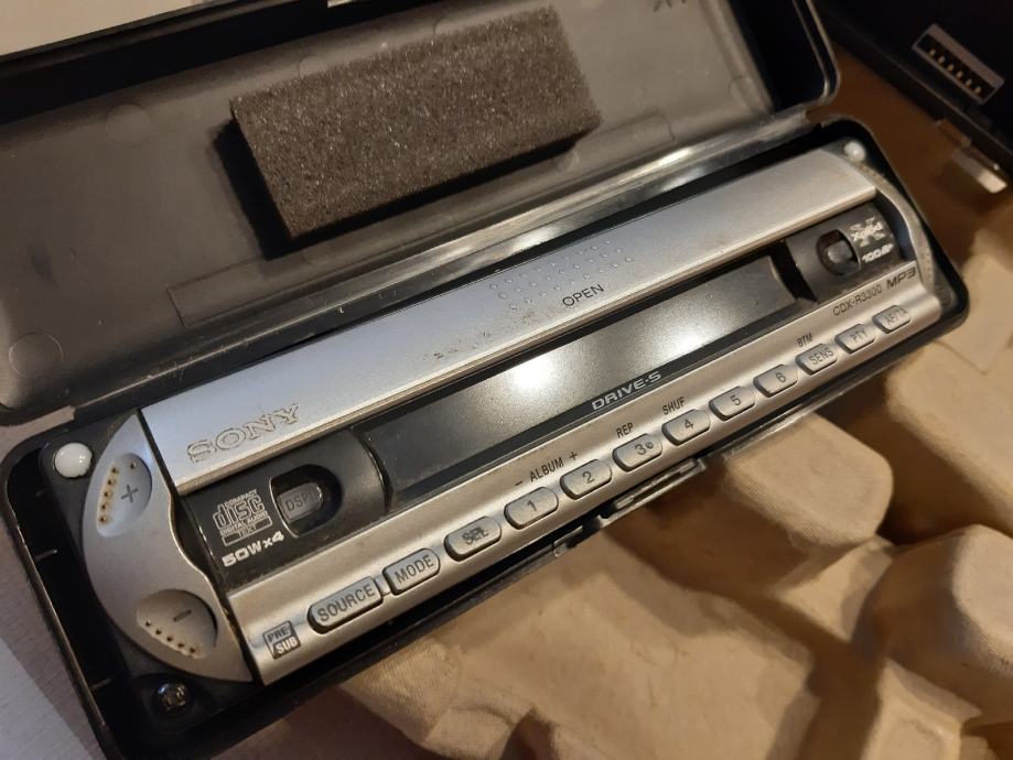 Sony CDX-R3300