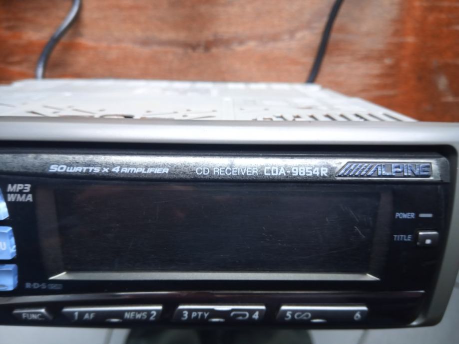 Vrhunski autoradio Alpine CDA-9854R