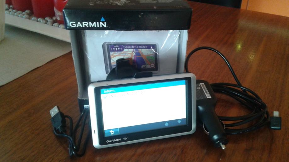 GPS Garmin nüvi 1350 + GARMIN City Navigator Europe NT