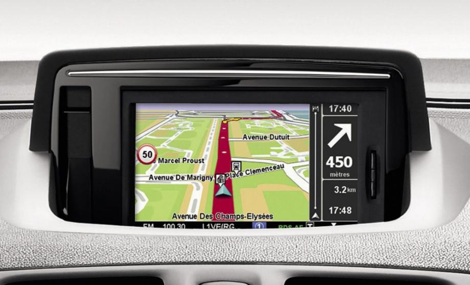 NAJNOVIJA Renault navigacija CD DVD SD Carminat RLink TomTom Live map