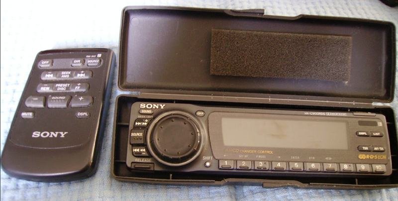 Sony XR-C900RDS + CD izmjenjivač MP3 6CD-a