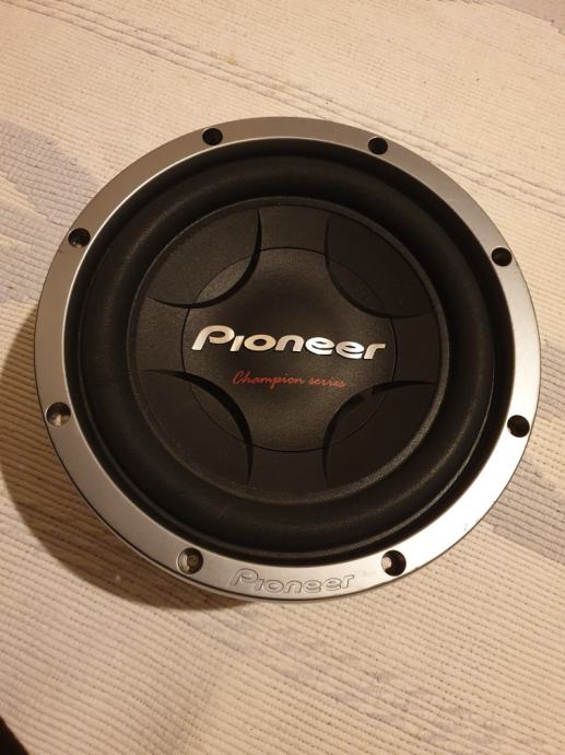 Pioneer subwoofer za auto