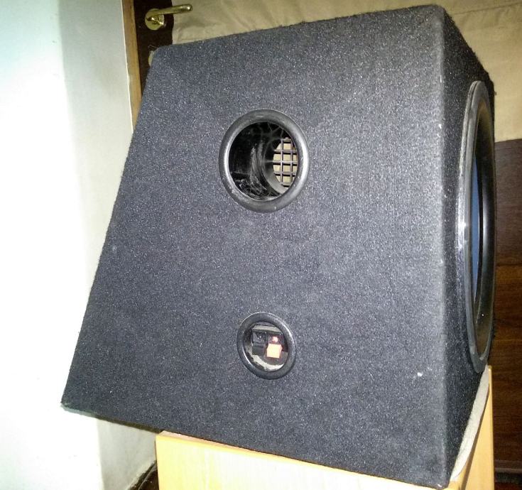 Subwoofer 30cm za auto 250 Watt RMS / 600 Watt max.