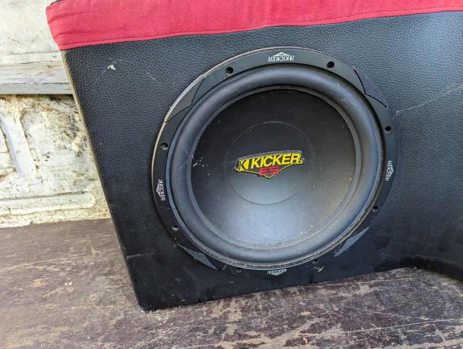 Subwoofer Kicker ES + kućište