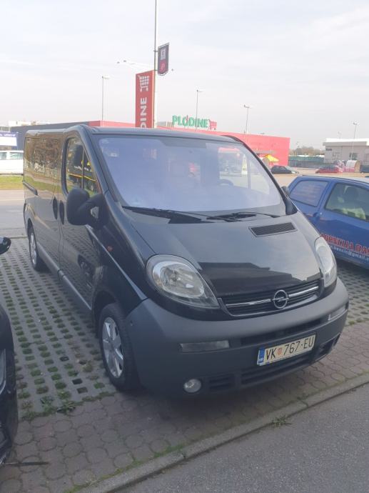 Opel vivaro 2004