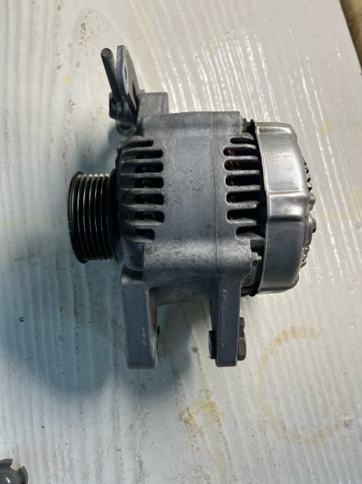 Alternator Toyota Yaris 2007