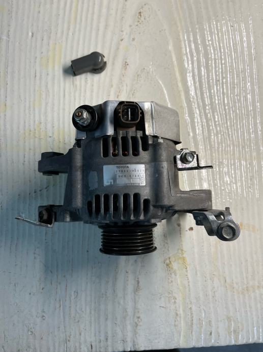 Alternator Toyota Yaris 2007