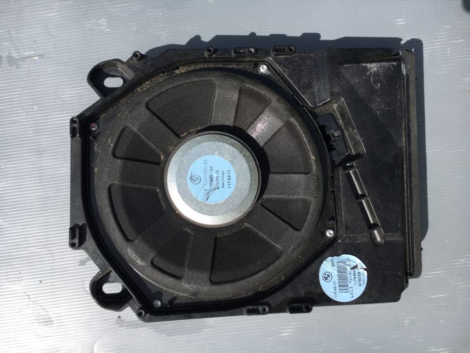 BMW TOP HIFI SUBWOOFER ISPOD SJEDALA