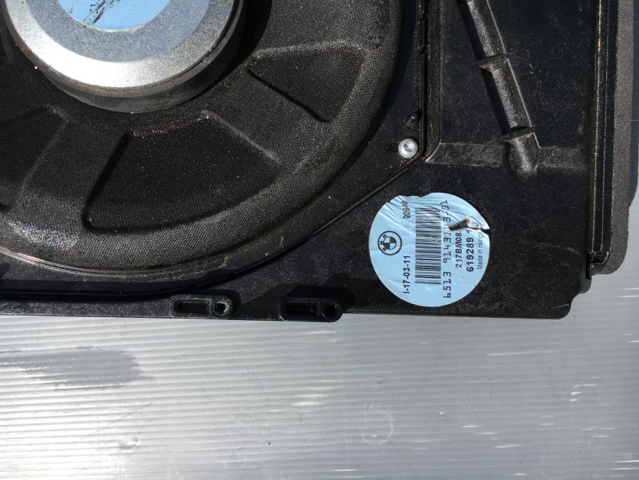 BMW TOP HIFI SUBWOOFER ISPOD SJEDALA