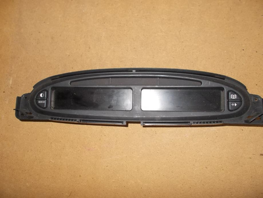 citroen xsara picasso 2.0hdi 2000.godina instrument tabla