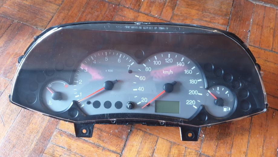 Instrument tabla/kilometar sat za Ford Focus 2001.