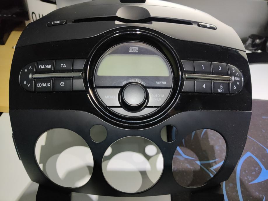 Mazda 2 auto radio 2012 model
