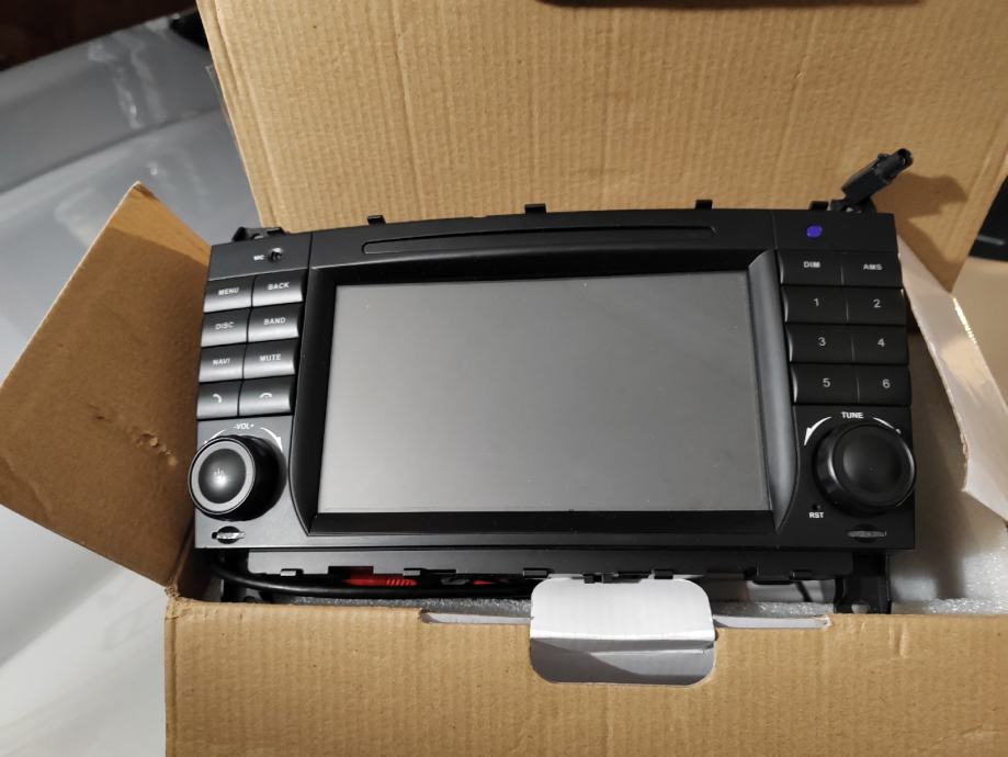 Navigacija i hands free za Mercedes Klase W203