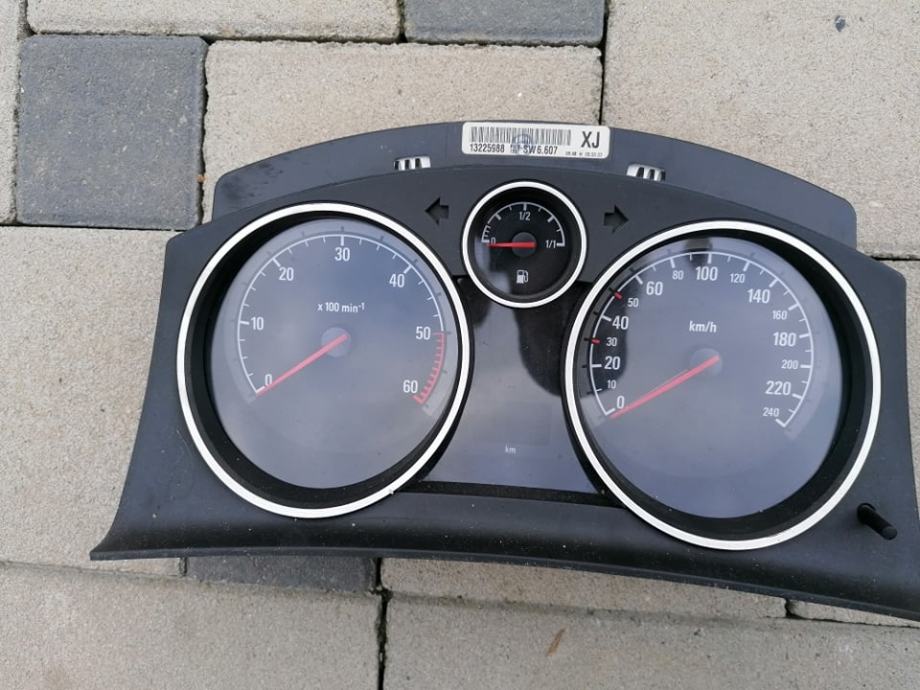 Opel Zafira B 1.9cdti instrument tabla