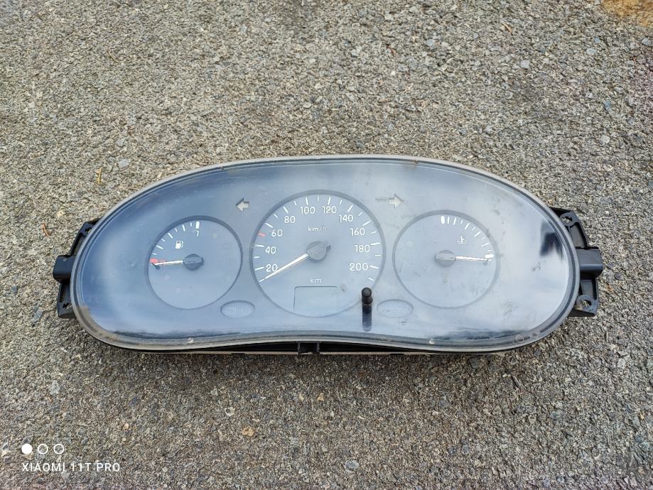 Renault Thalia instrument tabla 8200104457