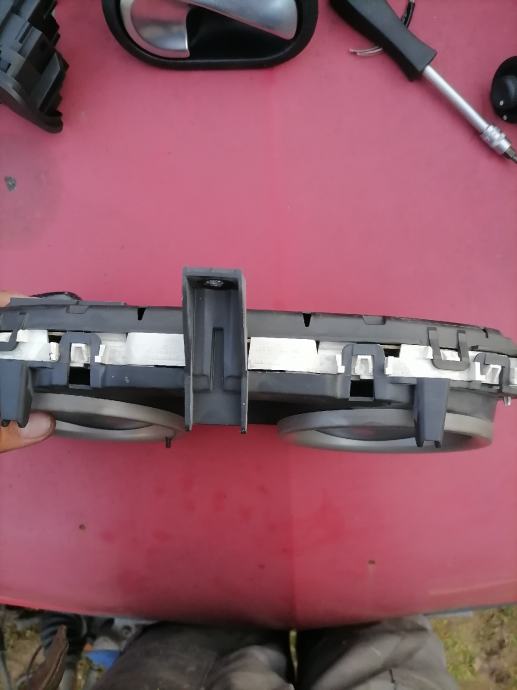 reno megan 2 1.5dci kilometar sat/instrumet tabla