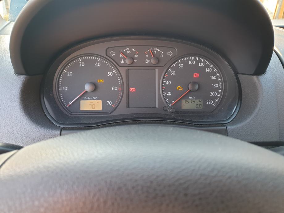 VW polo 9n 9n3 1.2 44kw 2009 Instrument tabla, km sat