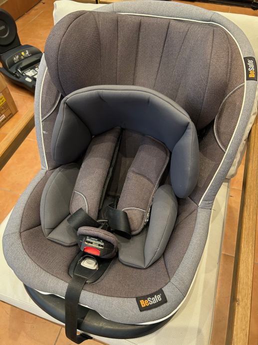 BeSafe iZi Modular i-Size autosjedalica i baza