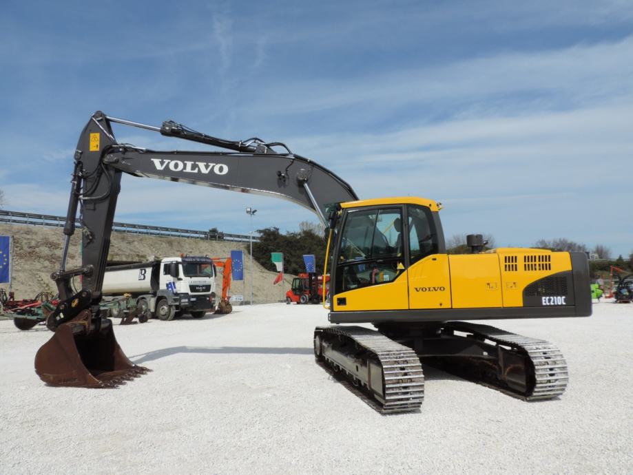 Volvo ec 210
