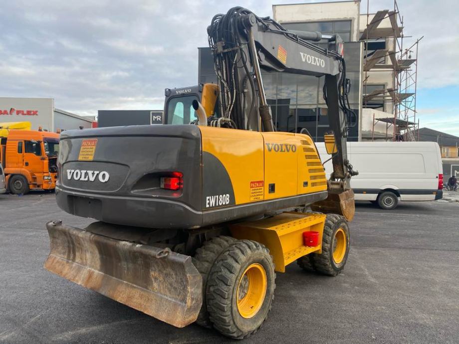 Volvo ew 180