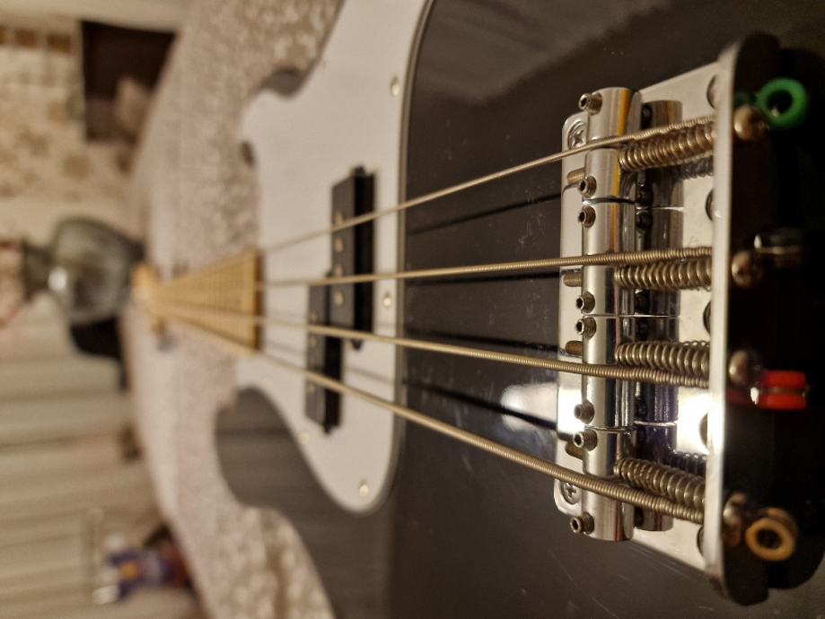 Bas Gitara - Flight EPB10BK P bas + Behringer Bass Overdrive BOD 400