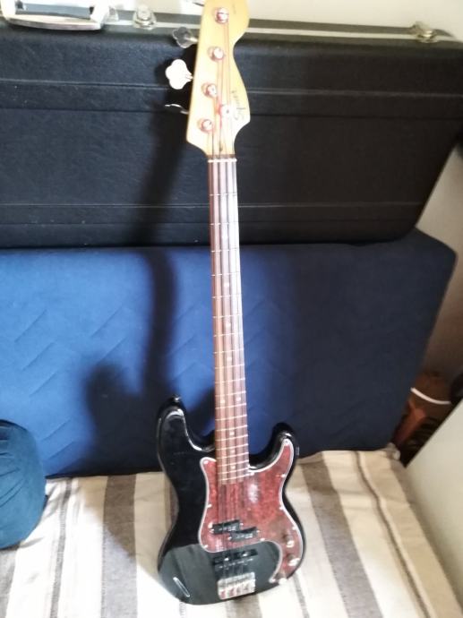 Bass Fender Squier P - Bass