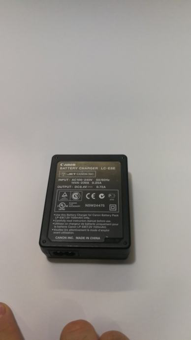 Battery charger LC-E8E