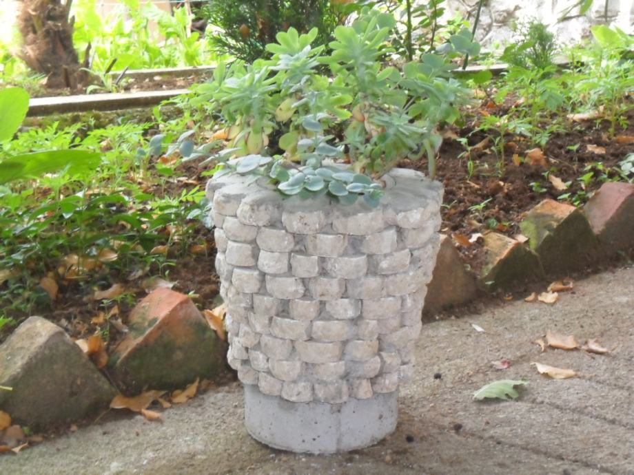 VAZE OD BUNJE I RAZNI PROIZVODI OD BUNJE I BETONA