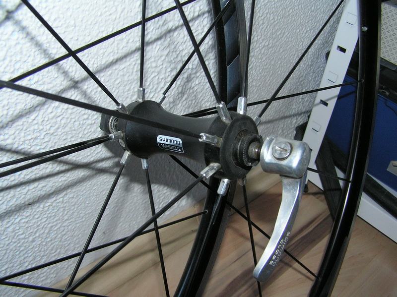 Cierre Rápido Trasero Para Bicicleta - SHIMANO WH-R550-R - Compatible Con Bicis De Carretera Y MTB