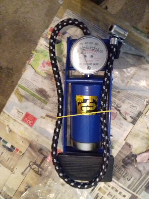 PRILIKAPUMPA ZA BICIKLE I sl.vozila,kao nova,vidi slike