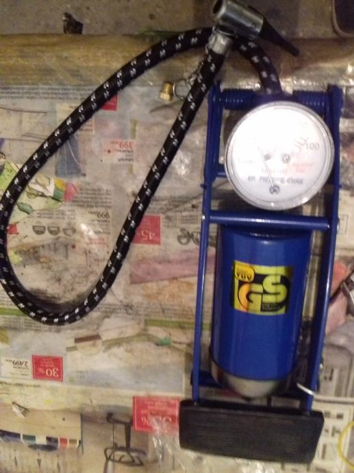 PRILIKAPUMPA ZA BICIKLE I sl.vozila,kao nova,vidi slike