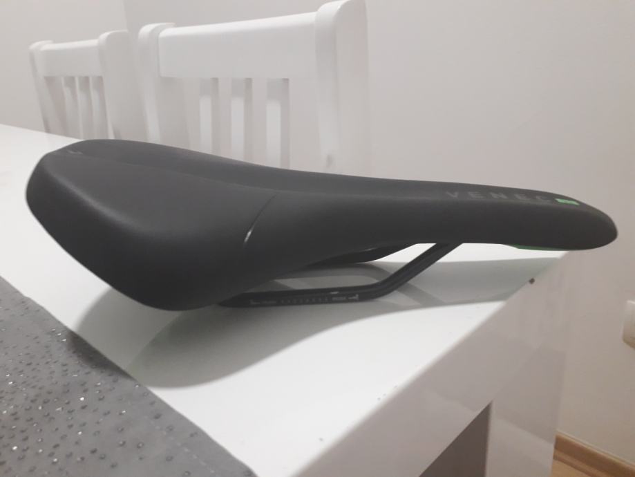 natural fit venec lite cube