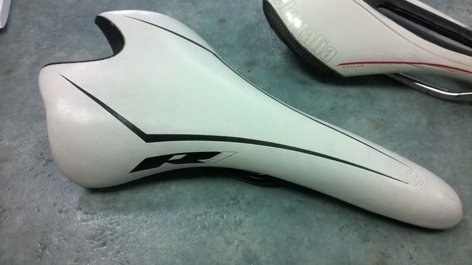 bontrager r1 saddle