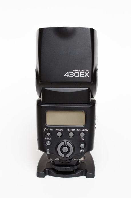 Canon Speedlite 430EX + NOVI punjač i baterije Eneloop