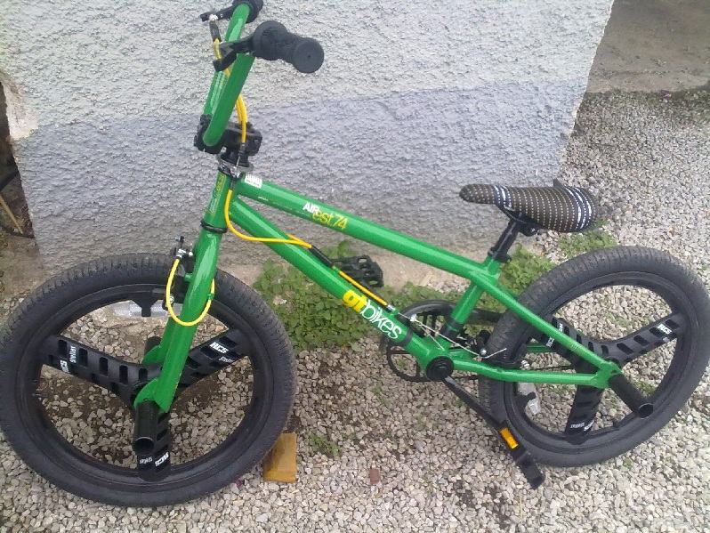 gt air est. 74 bmx