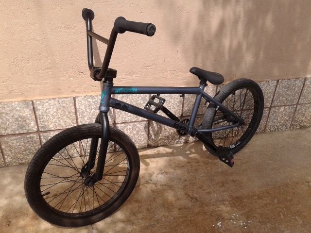 premium solo bmx