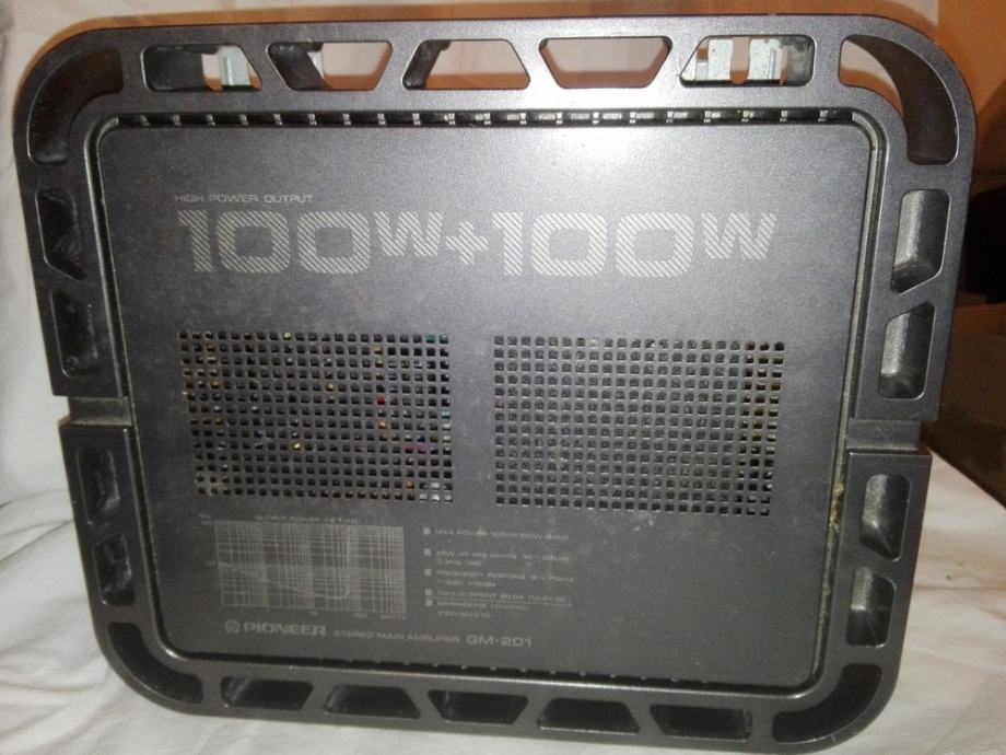 Pojacalo Pioneer 12V 100W + 100W
