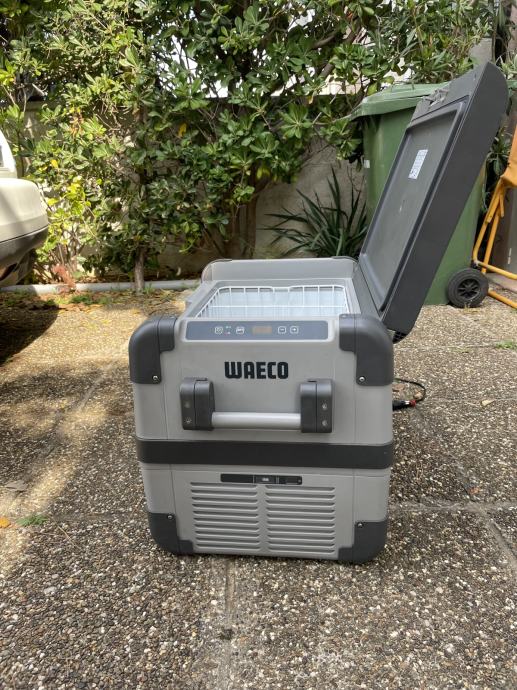 PRIJENOSNI HLADNJAK WAECO COOLFREEZE CFX50 za brod, auto, kamper