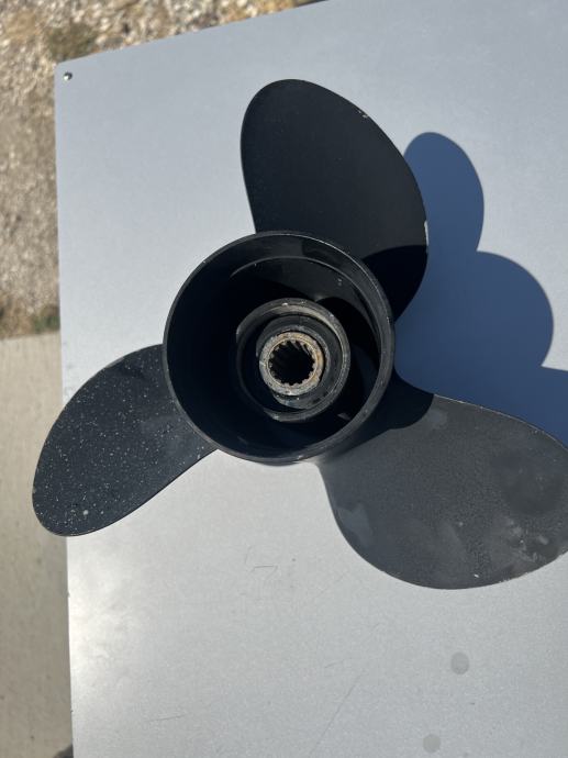 Propeler Solas 13x19 desni